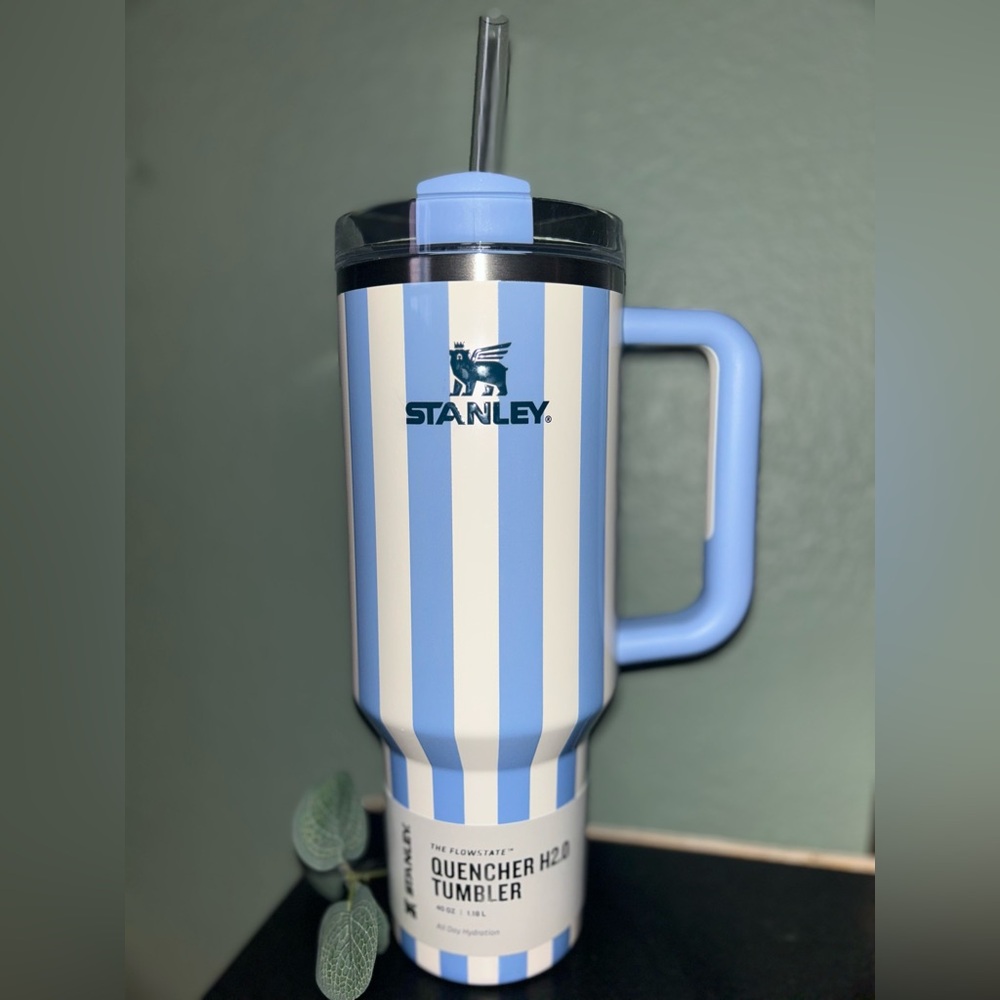 Stanley | Cornflower Cabana Gloss 40 oz Quencher Tumbler